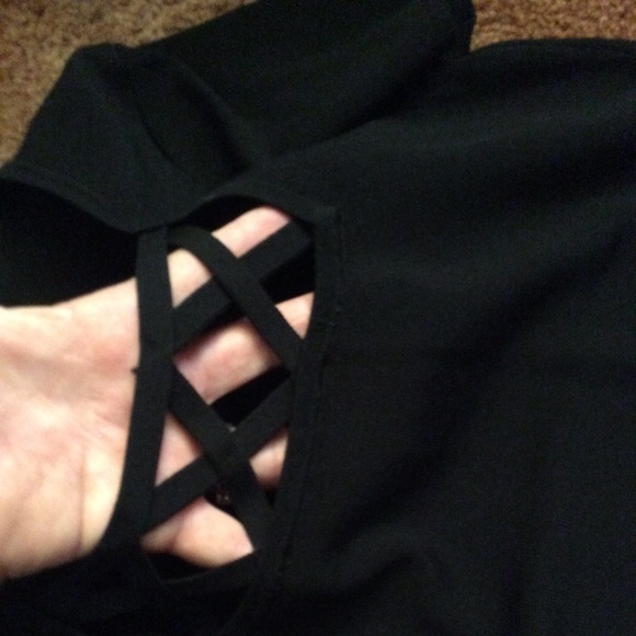 Top - Picture 2 of 3